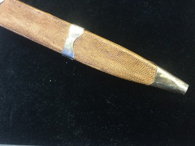 Lot 1377 - AN EARLY 20TH CENTURY NINE CARAT GOLD MOUNTED SCOTTISH DIRK