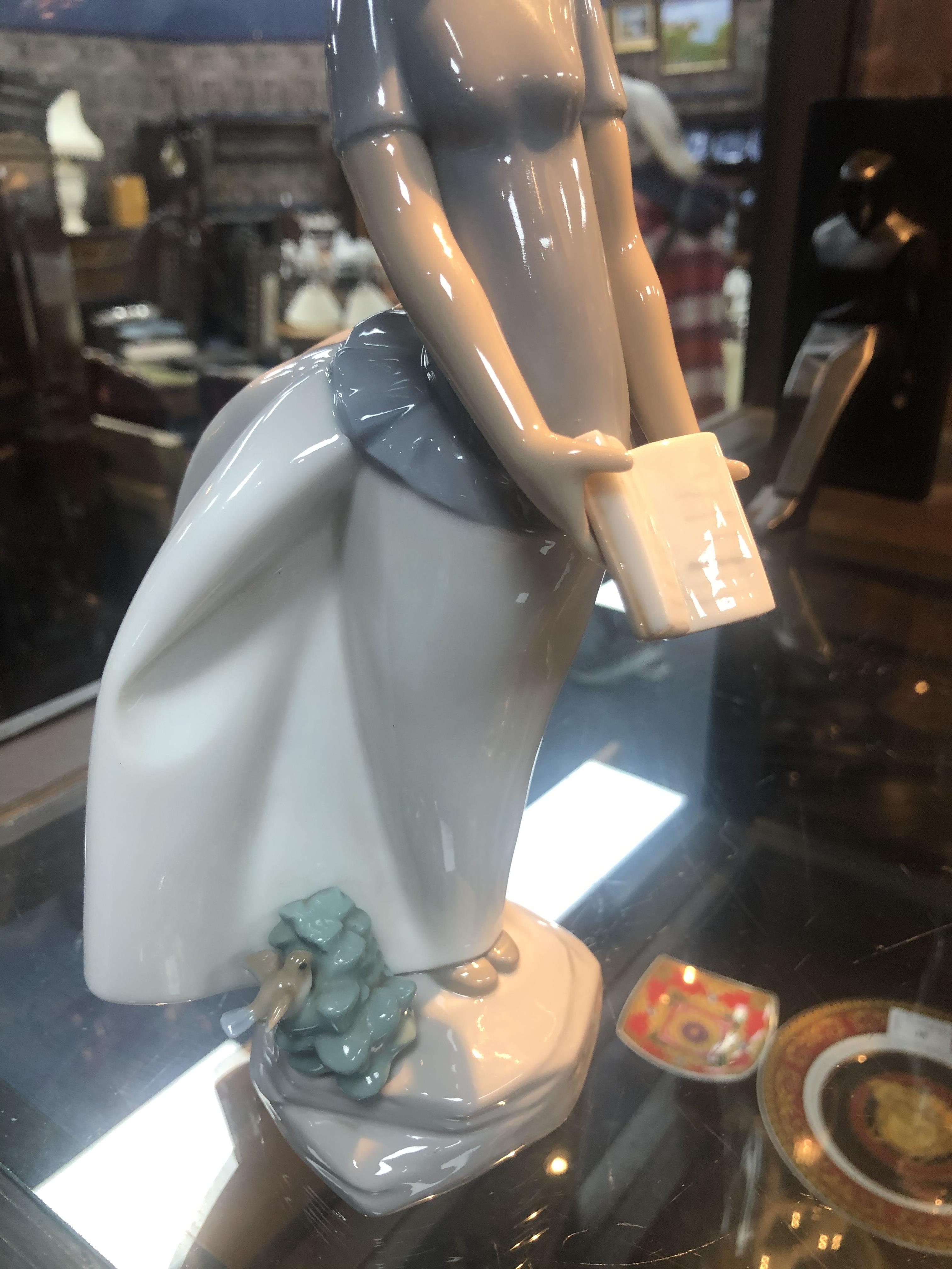 Lot 41 A LOT OF NAO FIGURES