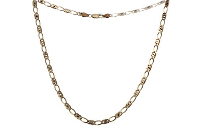 Lot 808 - A GOLD CHAIN