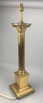 Lot 16 - A BRASS CORINTHIAN PILLAR TABLE LAMP