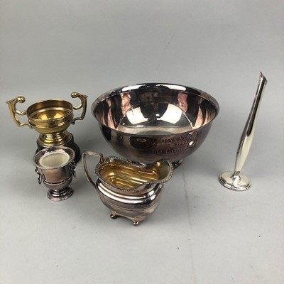 Lot 169 - A LOT OF SILVER PLATED WARE INCLUDING PRESERVE DISHES AND BOWLS