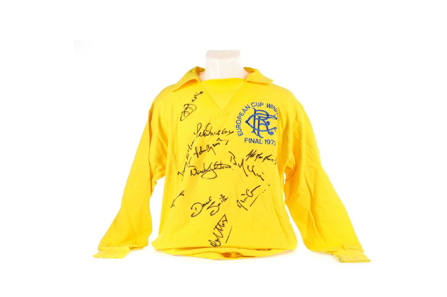 Lot 1716 - A RANGERS F.C. JERSEY SIGNED BY THE EUROPEAN CUP WINNERS CUP 1971/72 SIDE