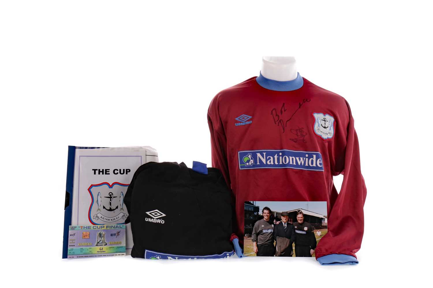 Lot 1718 - A KILNOCKIE F.C. JERSEY SIGNED BY ALLY MCCOIST AND ROBERT DUVAL, ALONG WITH OTHER ITEMS
