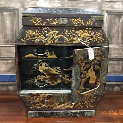 Lot 254 - AN EARLY 20TH CENTURY JAPANESE TABLE CABINET