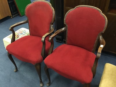 Lot 239 - A PAIR OF EARLY 20TH CENTURY MAHOGANY ELBOW CHAIRS