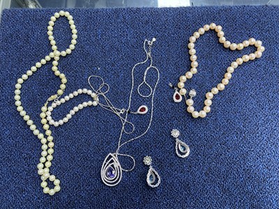 Lot 288 - A LOT OF TWO FAUX PEARL NECKLACES, BRACELET AND VARIOUS GEM SET ITEMS