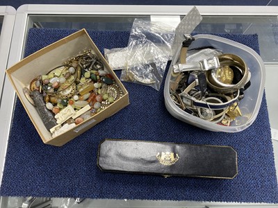 Lot 454 - A COLLECTION OF COSTUME JEWELLERY AND WATCHES