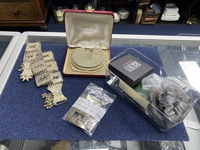 Lot 475 - A LOT OF COSTUME JEWELLERY