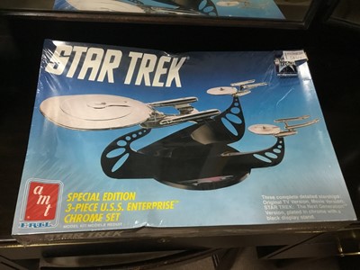 Lot 543 - A GROUP OF REPRODUCTION SCRAPS AND A SMALL WATERCOLOUR