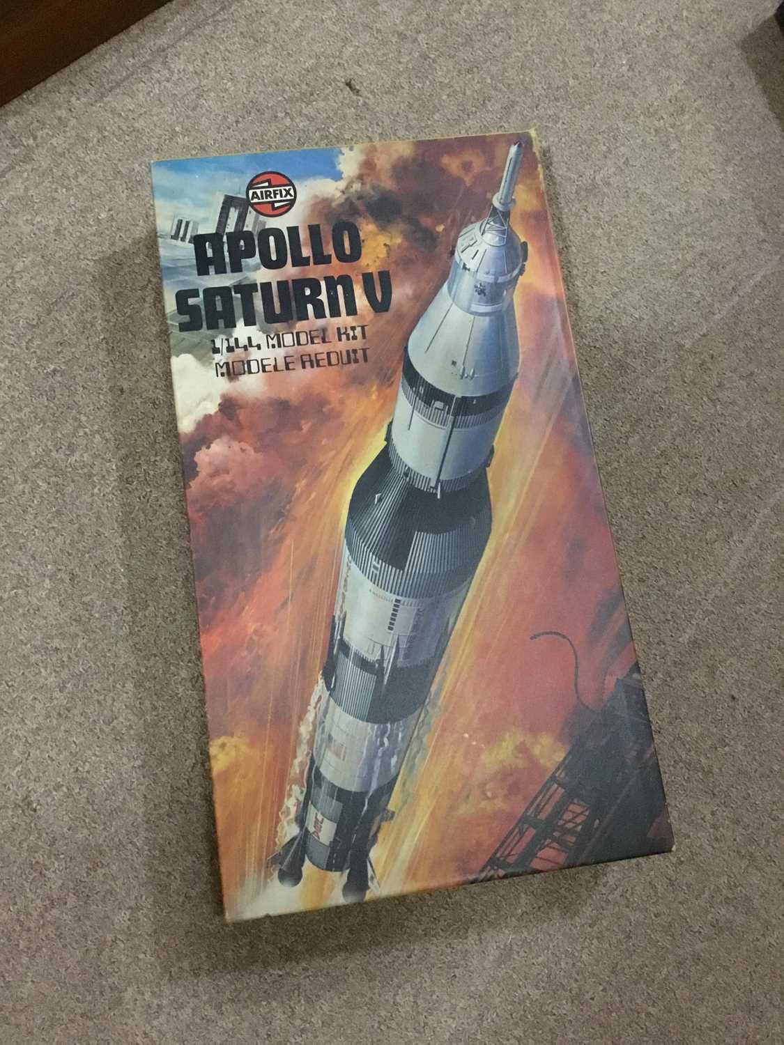 Lot 540 - AN AIRFIX APOLLO SATURN V MODEL KIT AND TWO