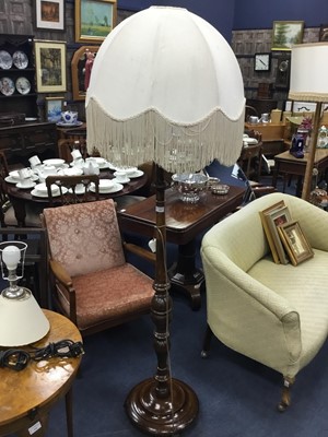 Lot 518 - A MAHOGANY FLOOR LAMP