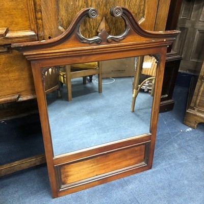 Lot 524 - A MAHOGANY FRAMED WALL MIRROR