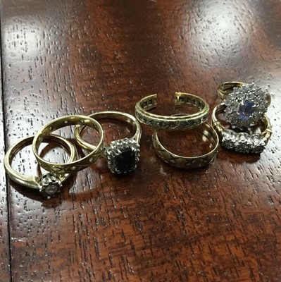 Lot 20 - SEVEN VARIOUS GEM SET AND OTHER GOLD RINGS