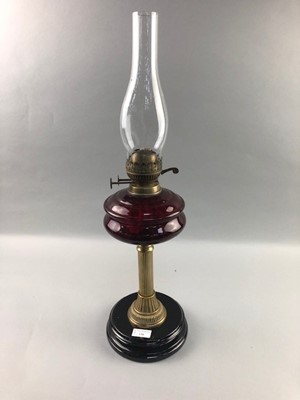 Lot 136 - A VICTORIAN OIL LAMP