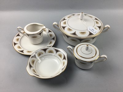 Lot 142 - A NORITAKE MANSFIELD DINNER AND TEA SERVICE