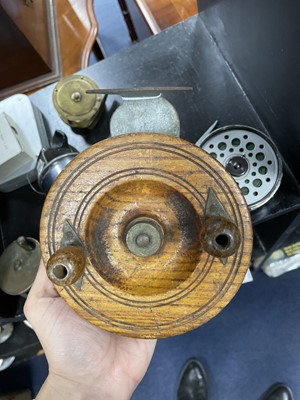 Lot 185 - A 19TH CENTURY OAK FISHING REEL, OTHER REELS AND FLIES
