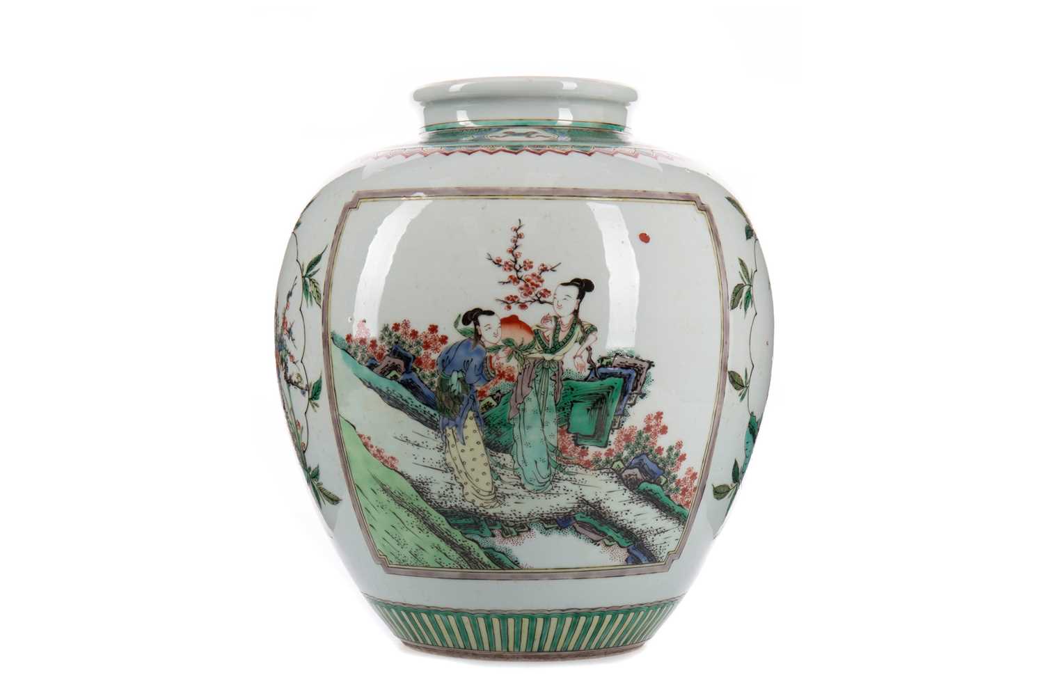 Lot 1755 - AN EARLY 20TH CENTURY CHINESE FAMILLE VERTE VASE