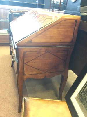 Lot 1418 - A FRENCH WALNUT AND PARQUETRY BUREAU OF 18TH CENTURY DESIGN