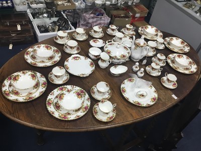 Lot 109 - A ROYAL ALBERT OLD COUNTRY ROSES DINNER,TEA AND COFFEE SERVICE