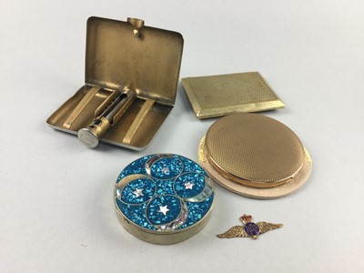 Lot 86 - A COLLECTION OF FOUR COMPACTS