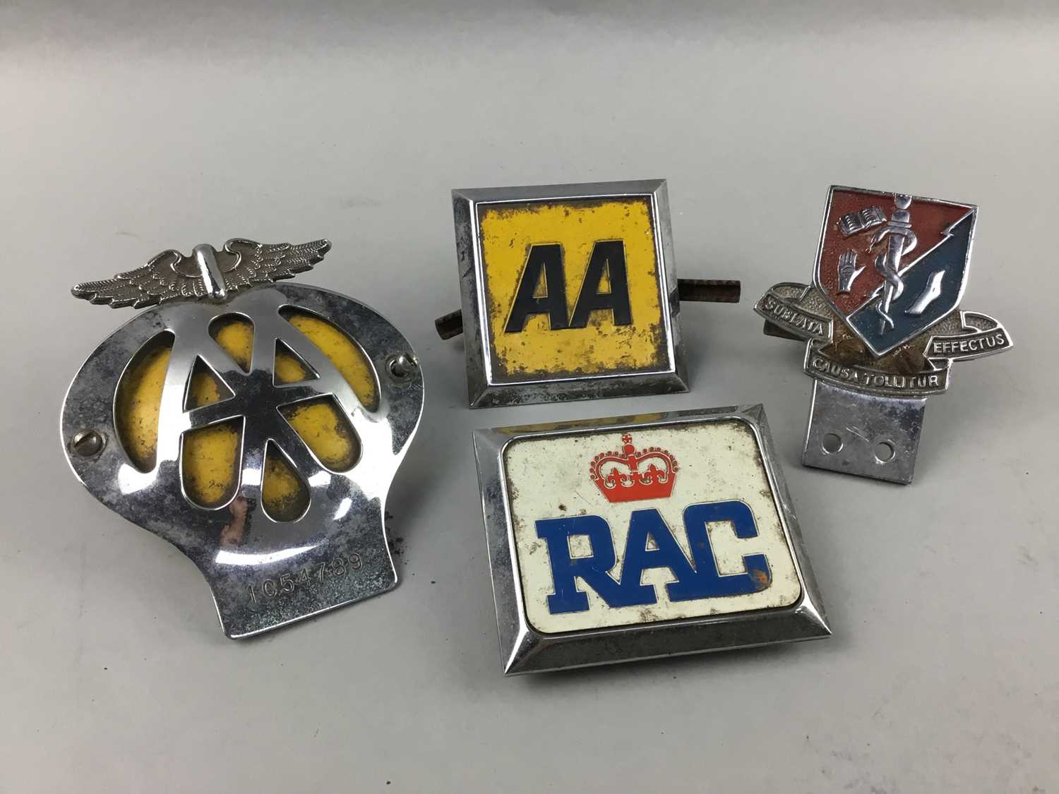 Lot 35 - A LOT OF CAR BADGES, MEDALS AND OTHER ITEMS