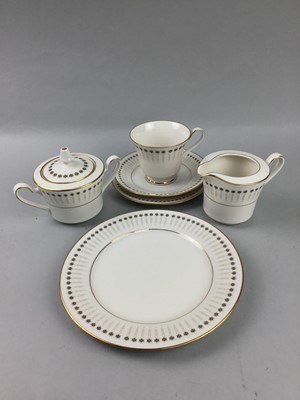 Lot 308 - A NORITAKE 'FLORENCE' PATTERN PART DINNER AND TEA SERVICE