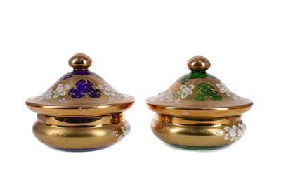 Lot 1038 - A PAIR OF CONTEMPORARY MURANO GLASS JARS AND COVERS