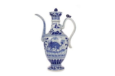 Lot 777 - A 20TH CENTURY CHINESE BLUE AND WHITE LIDDED EWER