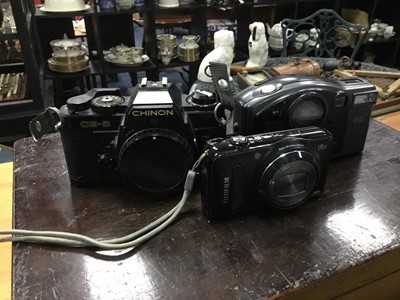 Lot 51 - A COLLECTION OF CAMERAS AND ACCESSORIES