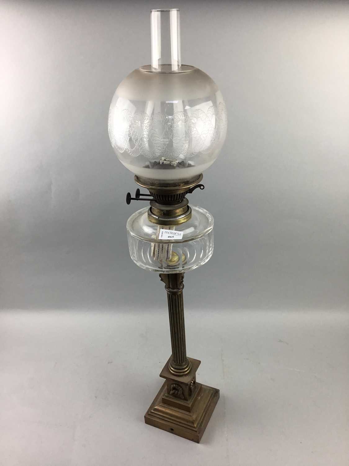 Lot 465 - A VICTORIAN BRASS PILLAR OIL LAMP