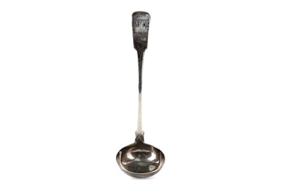 Lot 472 - AN EARLY 19TH CENTURY PERTH PROVINCIAL SILVER TODDY LADLE