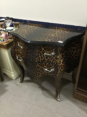 Lot 522 - A CONTINENTAL STYLE BOMBE CHEST