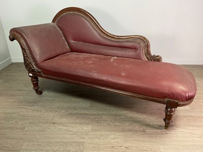 Lot 484 - A VICTORIAN MAHOGANY CHAISE LONGUE