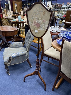 Lot 537 - A MAHOGANY POLE SCREEN AND A MAHOGANY NEST OF TABLES