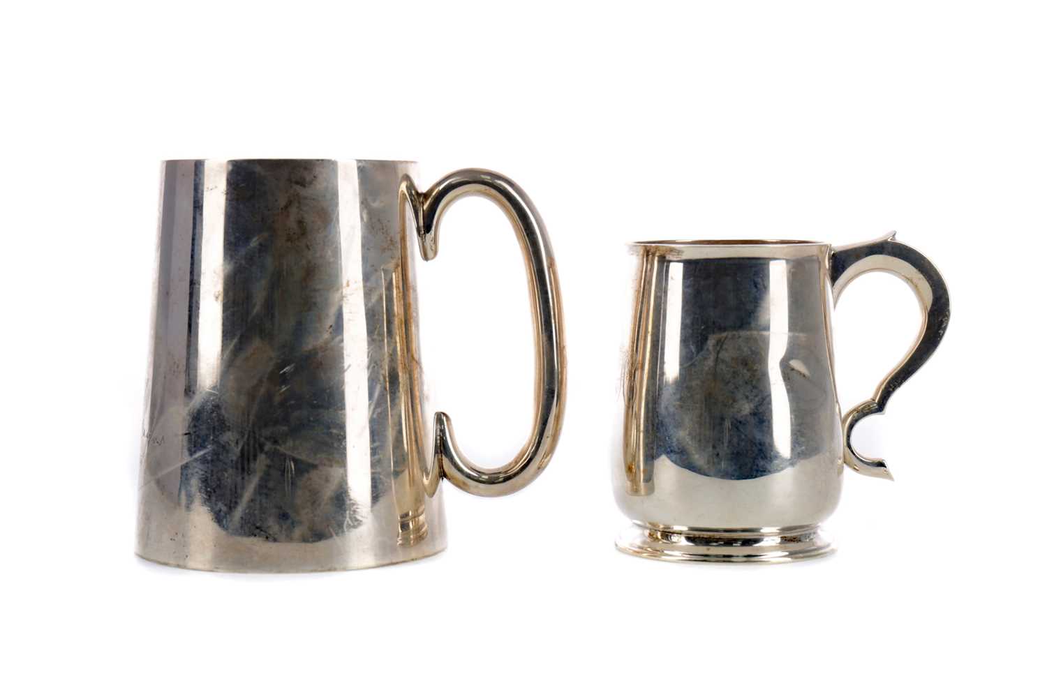 Lot 477 - A LOT OF TWO SILVER TANKARDS