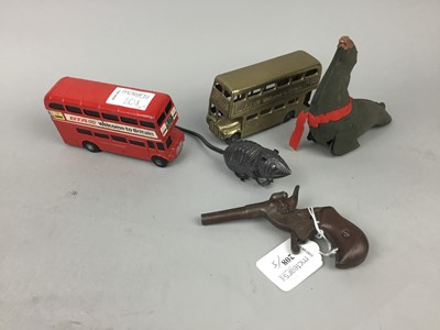 Lot 208 - A VINTAGE MUFF PISTOL AND OTHER ITEMS