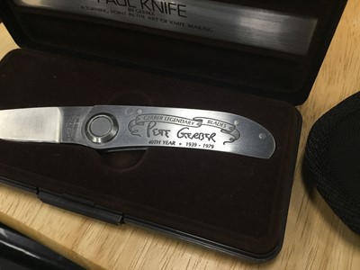 Lot 5 - A GERBER HUNTING KNIFE