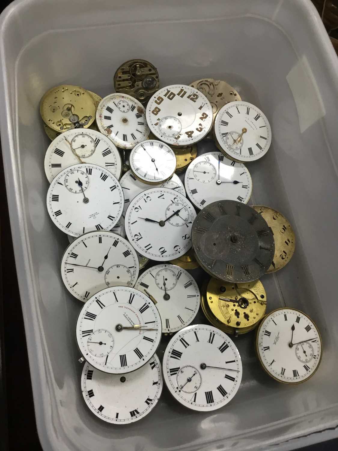 Lot 21 - A COLLECTION OF WATCH MOVEMENTS AND PARTS