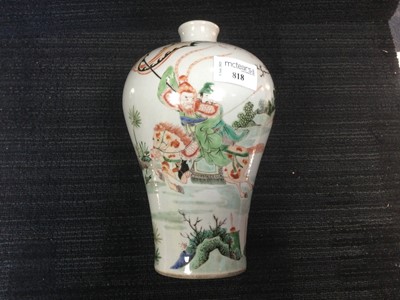 Lot 818 - A 20TH CENTURY CHINESE FAMILLE VERTE VASE