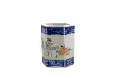 Lot 848 - A 20TH CENTURY CHINESE BRUSH POT OF SMALL PROPORTIONS