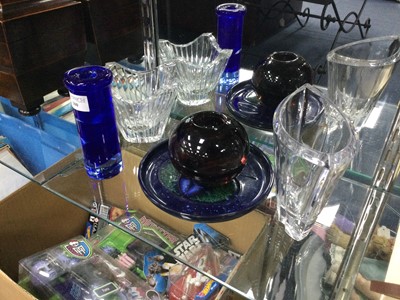 Lot 300 - A LOT OF GLASS WARE INCLUDING KOSTA BODA