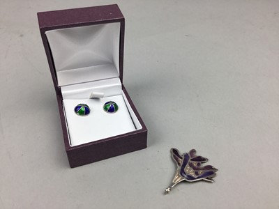 Lot 259 - A NORMAN GRANT STYLE SILVER ENAMELLED PENDANT AND A PAIR OF DAVID ANDERSON EARRINGS