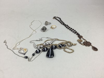 Lot 352 - A LOT OF SILVER AND OTHER JEWELLERY INCLUDING PENDANTS