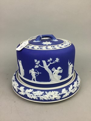 Lot 464 - A 19TH CENTURY CHEESE DISH