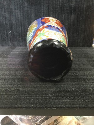 Lot 853 - A 20TH CENTURY JAPANESE VASE