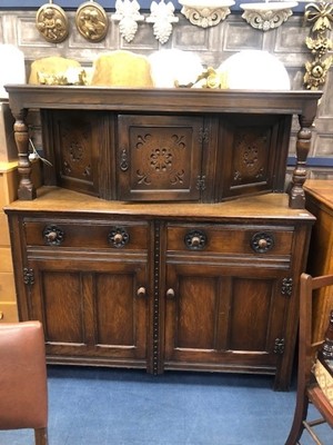 Lot 453 - AN OAK DINING SUITE