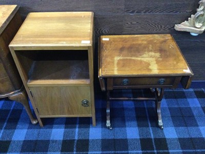 Lot 200A - A MAHOGANY SOFA TABLE AND A BEDSIDE CABINET