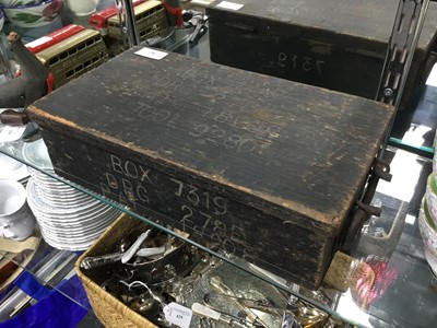 Lot 387 - A VINTAGE AMMO BOX