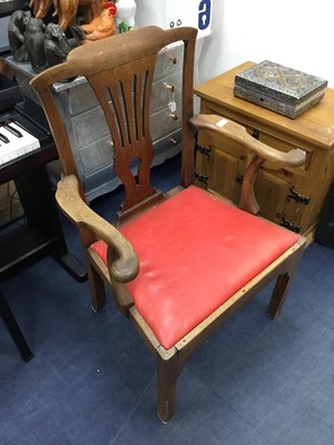 Lot 553 - A GEORGE III STYLE MAHOGANY CARVER CHAIR