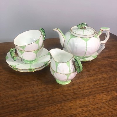 Lot 586 - AN AYNSLEY EARLY 20TH CENTURY TEA FOR TWO SET